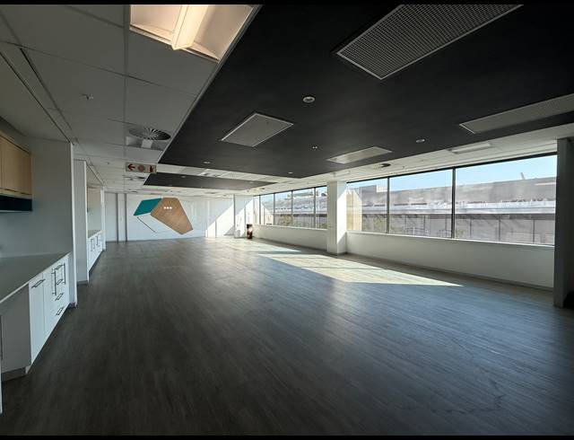 718M² OFFICE TO LET IN ROSEBANK